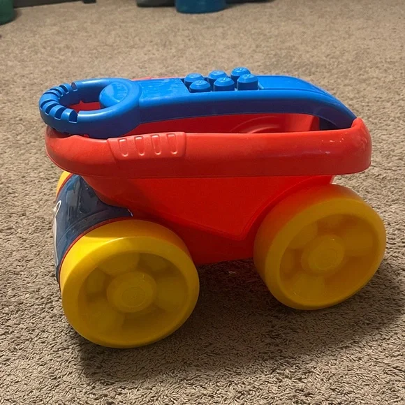 Block scooping wagon with blocks! - Picture 1 of 4